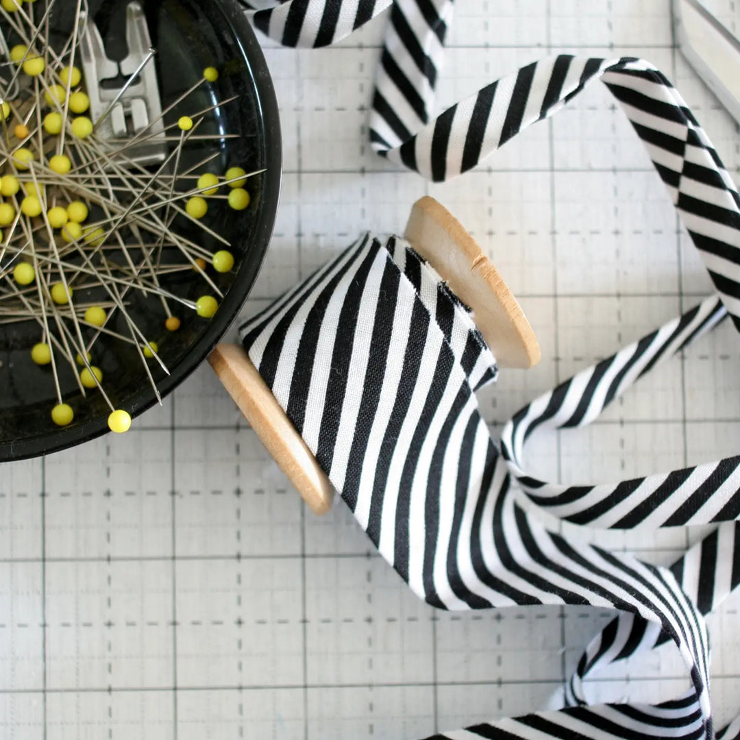 Premade 2.5" Bias Quilt Binding - Black Stripe, By 1 Yard