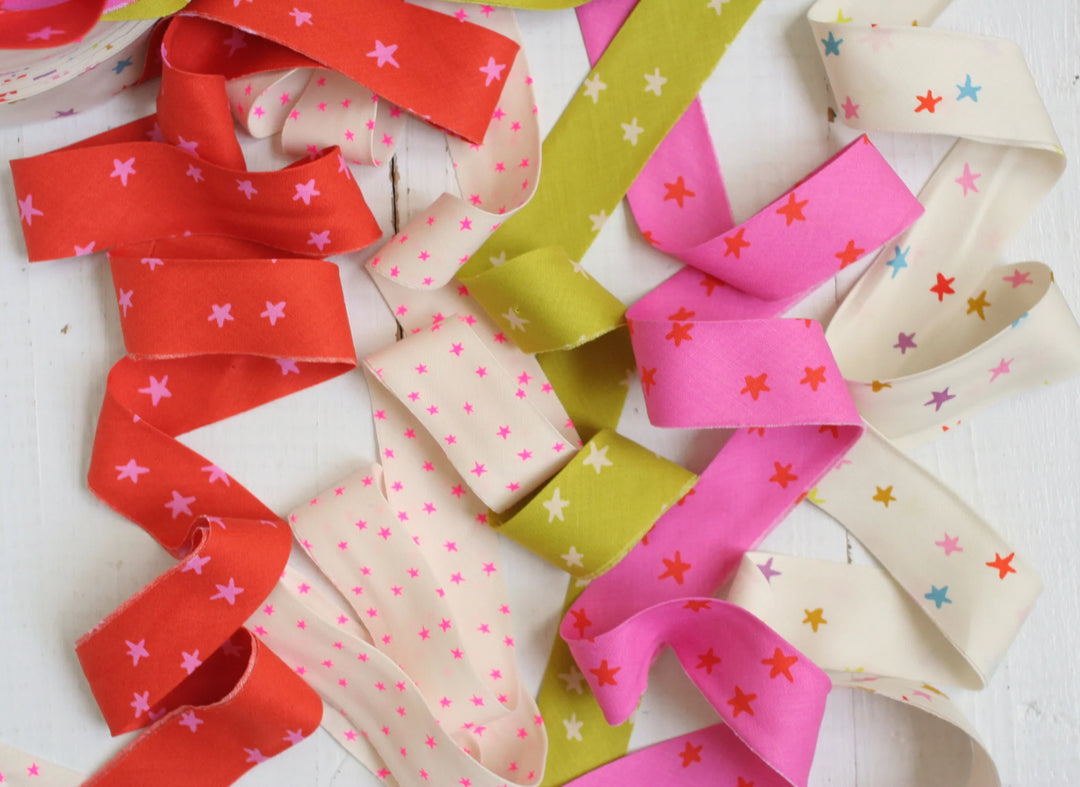 Premade 2.5" Bias Quilt Binding - Starry Warm Red, Prepacked 8 Yds