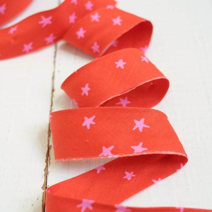 Premade 2.5" Bias Quilt Binding - Starry Warm Red, Prepacked 8 Yds